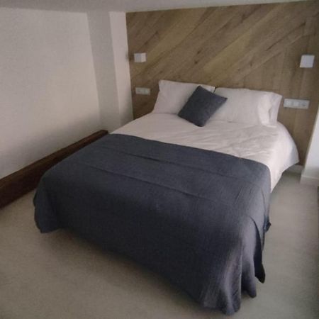 Vivienda Turistica Los Robles Tudela Exteriér fotografie